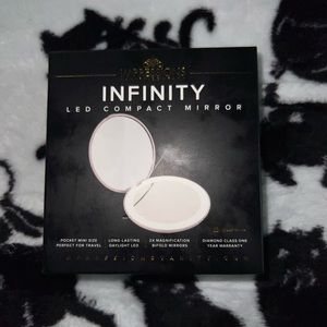 Infinity Led compact mirror